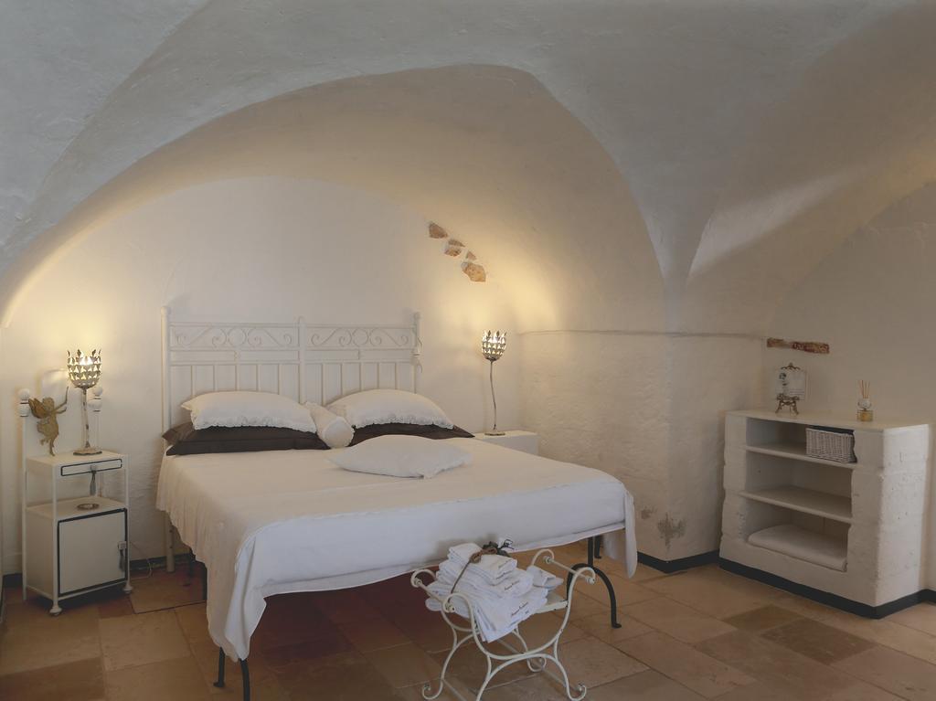 Masseria Eccellenza Pezze Di Greco Exteriör bild